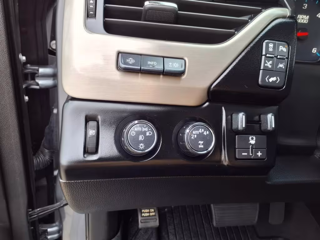 2019 GMC Yukon - 1GKS2CKJ6KR238092 - Image #20