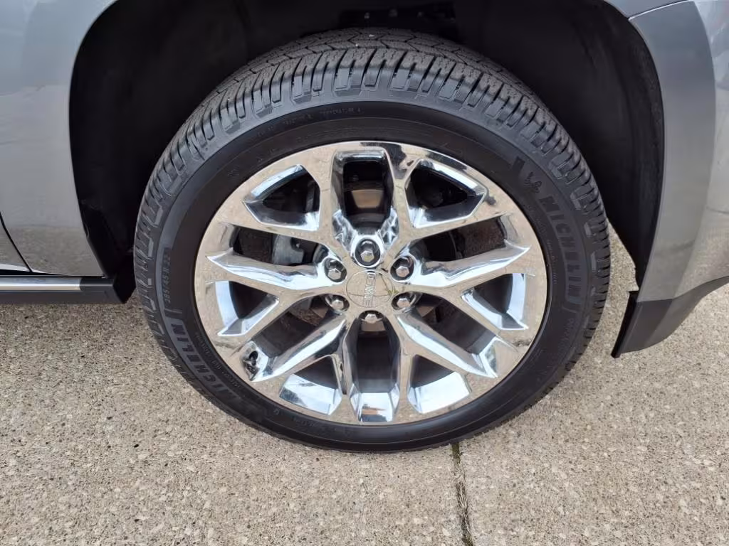 2019 GMC Yukon - 1GKS2CKJ6KR238092 - Image #30