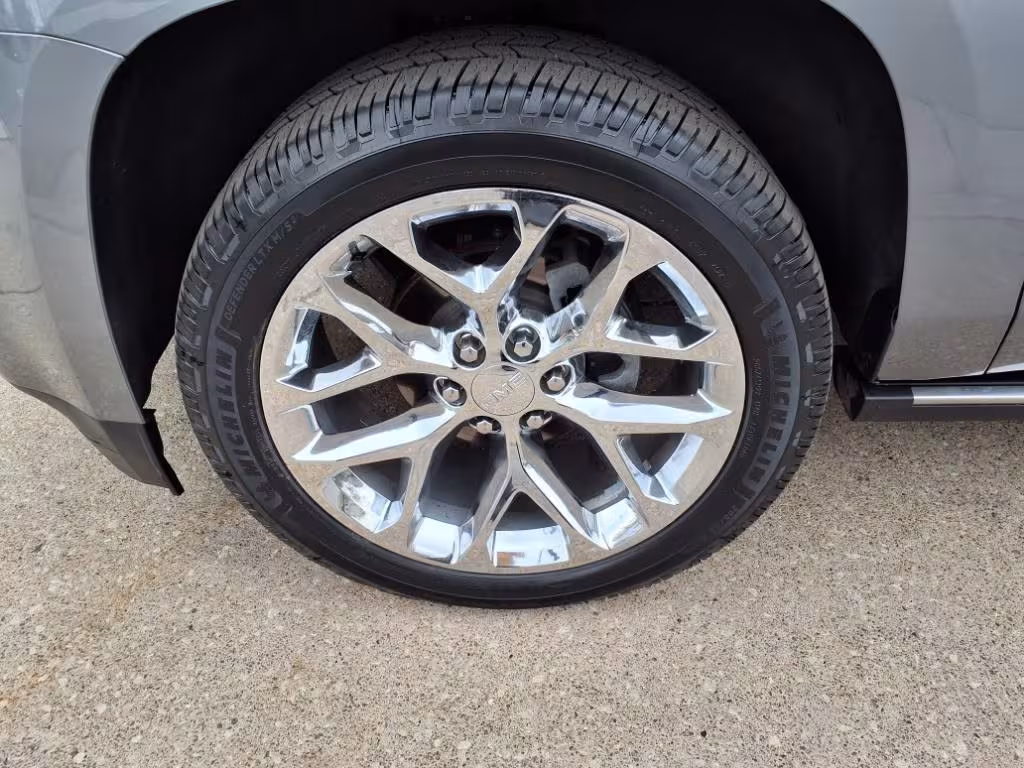 2019 GMC Yukon - 1GKS2CKJ6KR238092 - Image #31