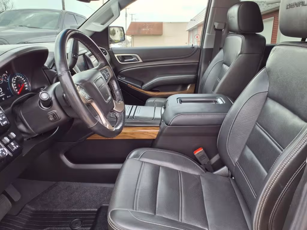 2019 GMC Yukon - 1GKS2CKJ6KR238092 - Image #2