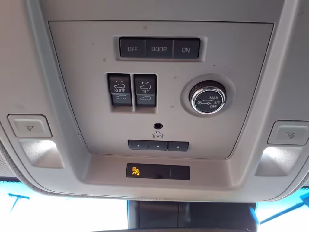 2019 GMC Yukon - 1GKS2CKJ6KR238092 - Image #19
